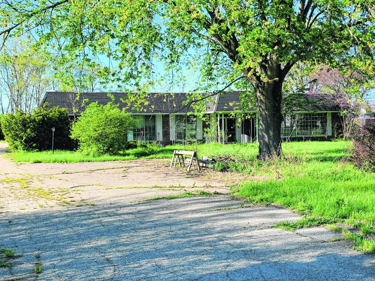 The vacant building that formerly housed Crescent Manor Nursing Home will be demolished to make way for a Dollar General Store. (Mitchell Kirk | Daily Reporter)  Mitchell Kirk | Daily Reporter
